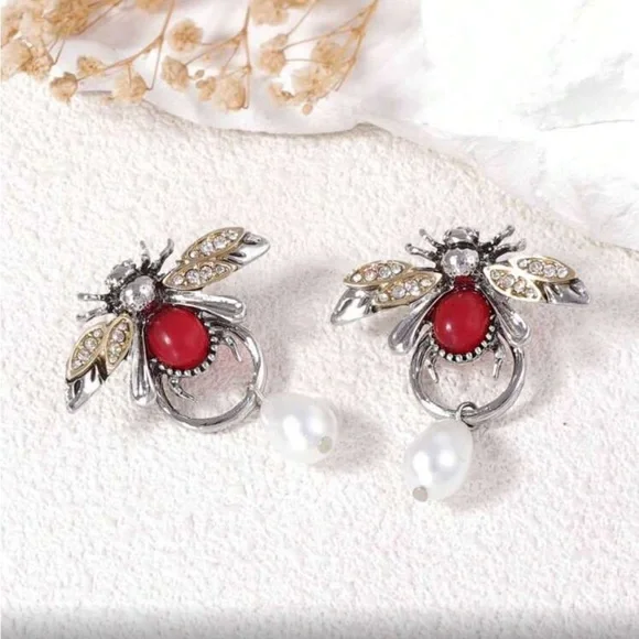 ✨NEW Elegant Red and Silver Statement Bee Earrings - Picture 3 of 4